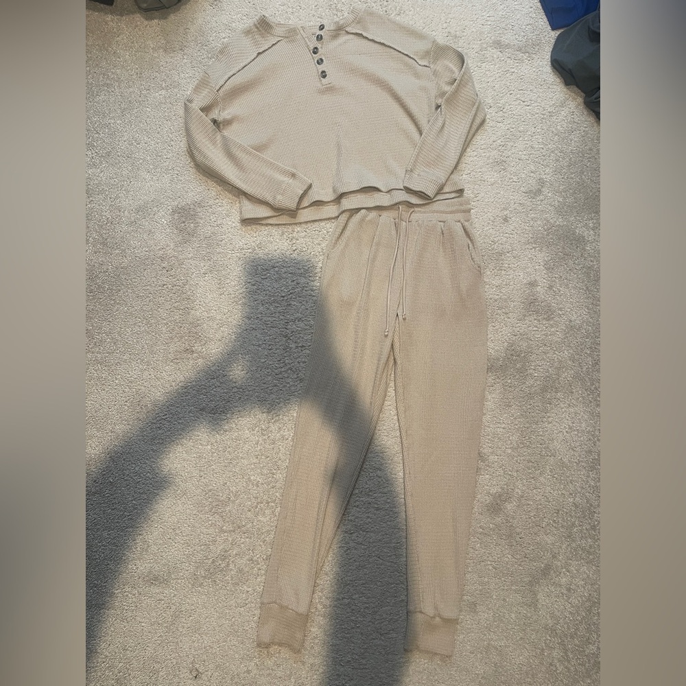 SO Women's Cream Track Pants & Top Set
